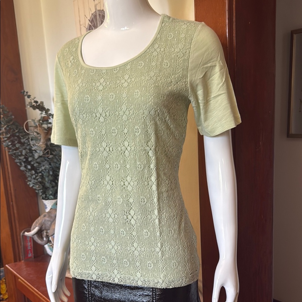 NWT northern reflections size small Elegant Lace Green Top